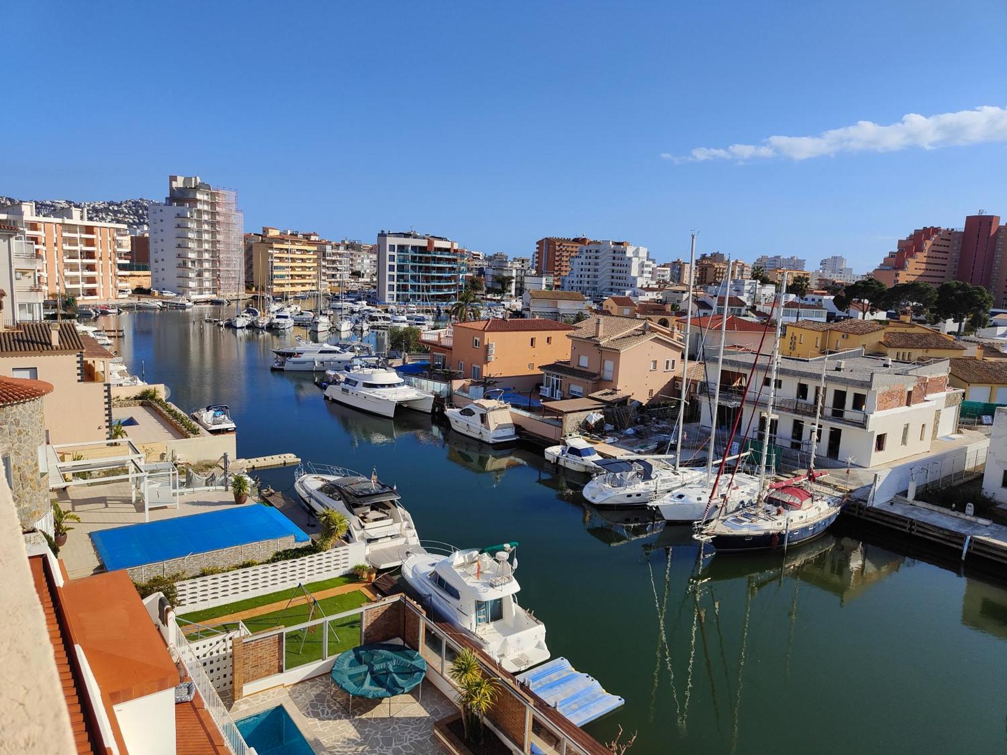 Global Immo 3289 Port Thalassa Roses Bagian luar foto